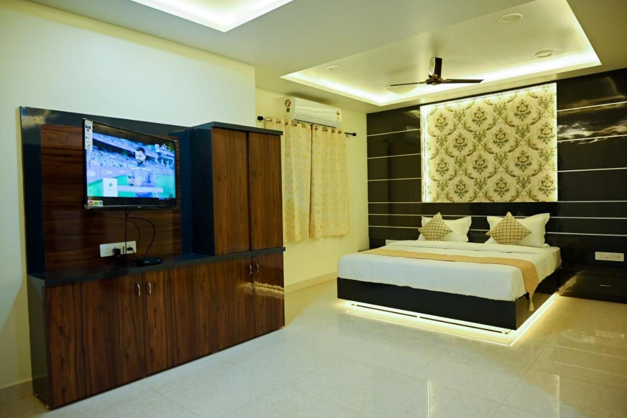 Hotel Golden Bliss Бопал Екстериор снимка