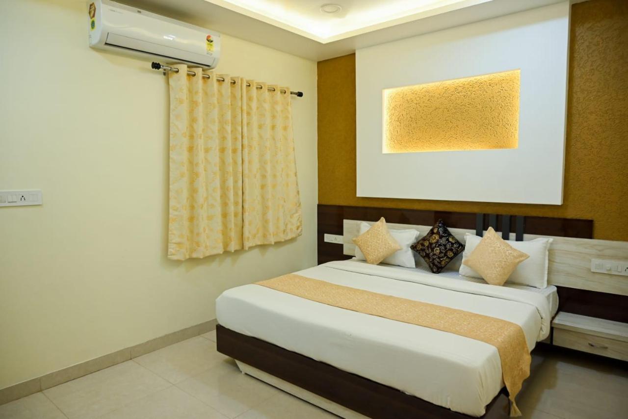 Hotel Golden Bliss Бопал Екстериор снимка