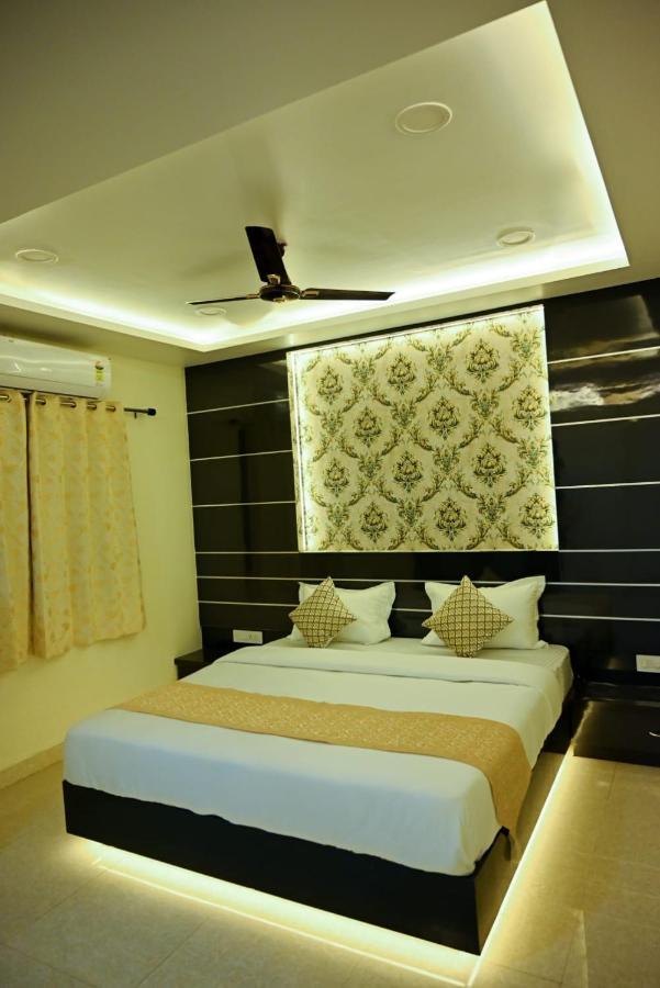 Hotel Golden Bliss Бопал Екстериор снимка