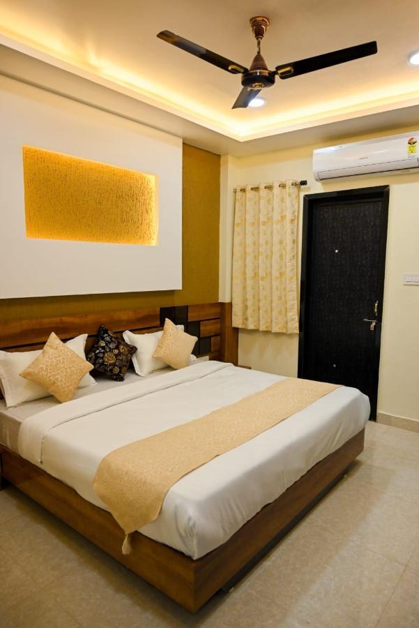 Hotel Golden Bliss Бопал Екстериор снимка
