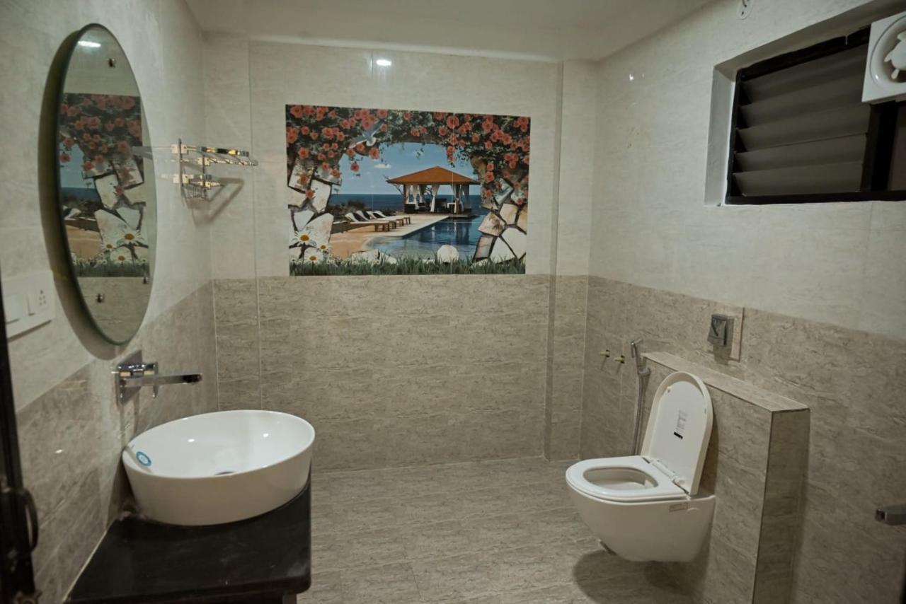 Hotel Golden Bliss Бопал Екстериор снимка