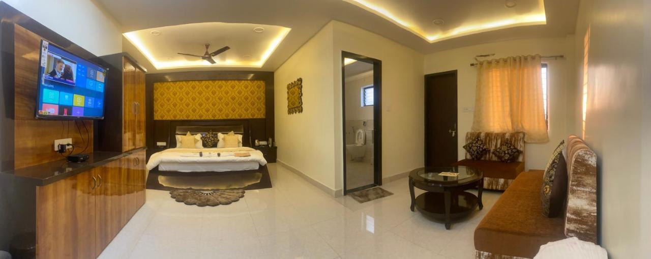 Hotel Golden Bliss Бопал Екстериор снимка