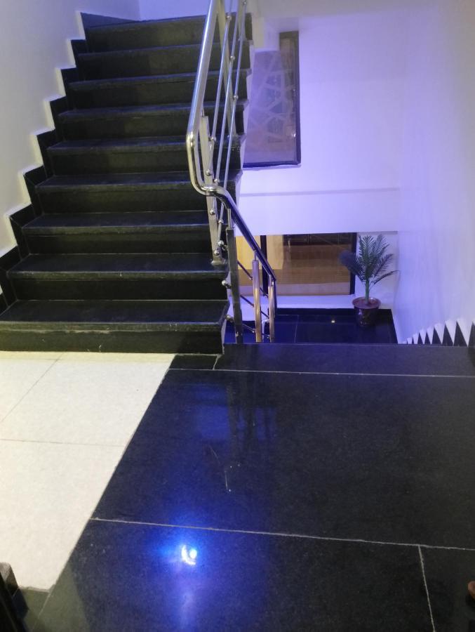 Hotel Golden Bliss Бопал Екстериор снимка