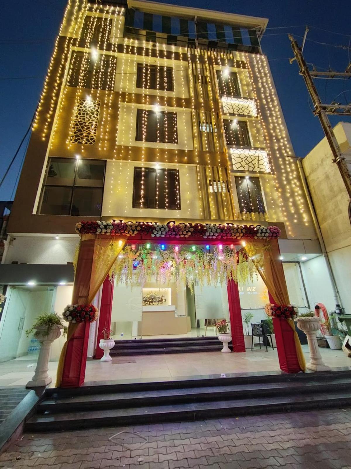 Hotel Golden Bliss Бопал Екстериор снимка